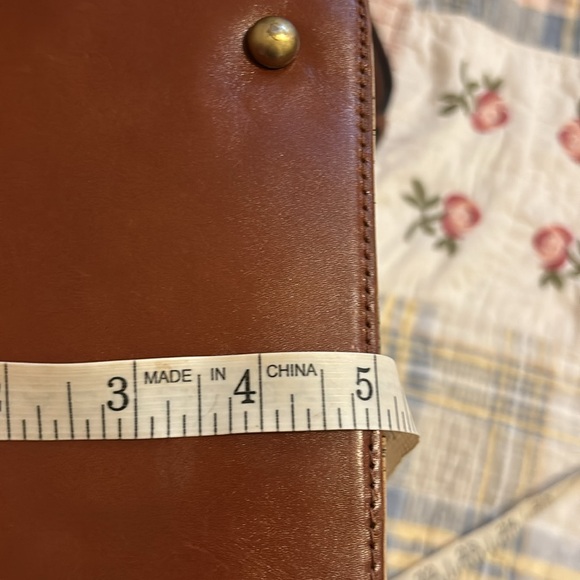 Patricia Nash European Map 13” x 10” x 5”leather adjustable strap crossbody bag - Picture 11 of 13